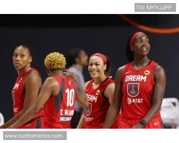 巴拉圭女篮与智利女篮激战正酣争夺南美洲篮球赛冠军荣耀